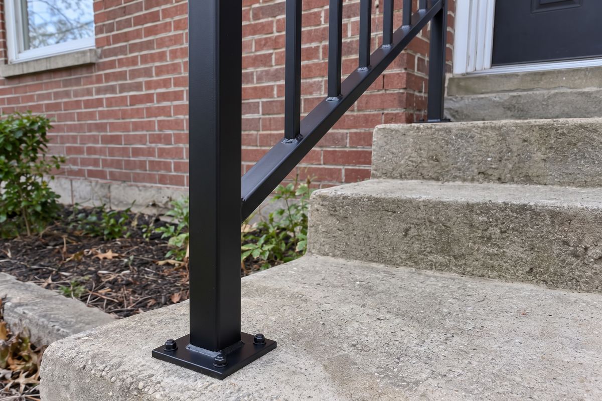 Rusty, wobbly handrail, after the work